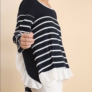 Flowy navy/white top